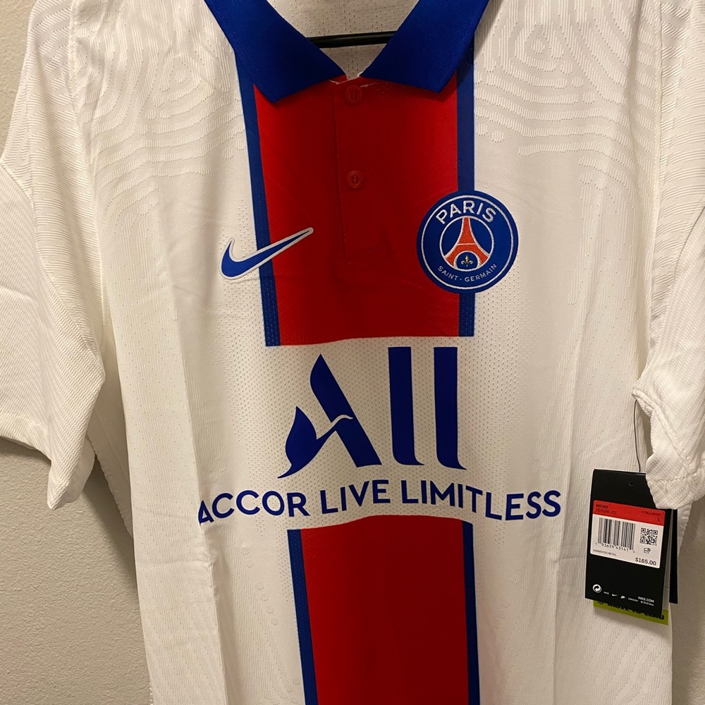 size L psg away soccer jersey! NWT!